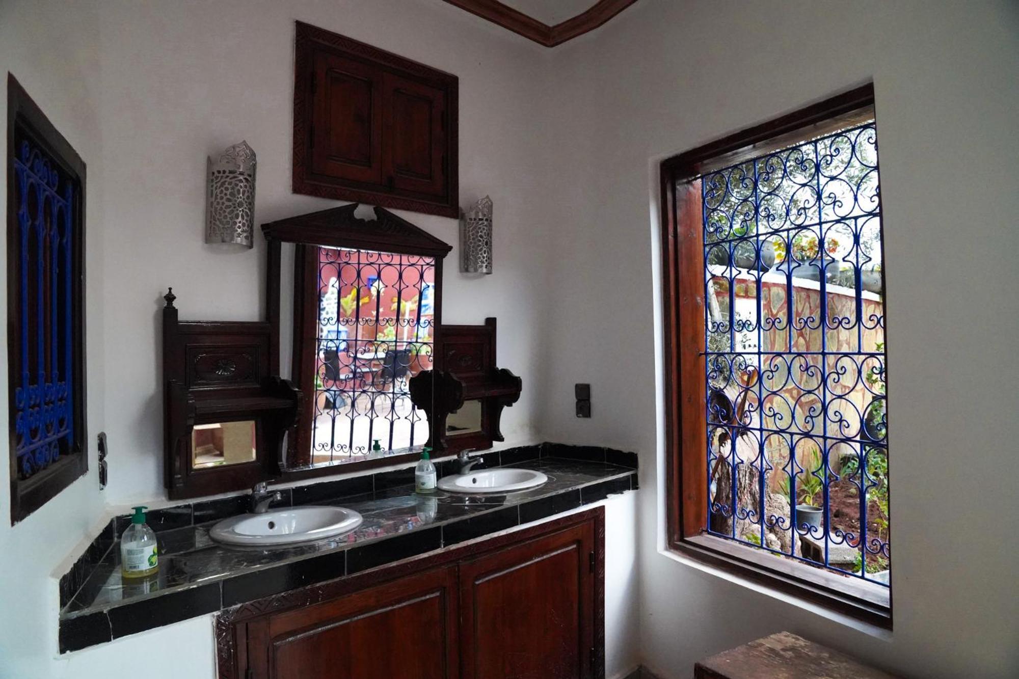 Riad Malak Уирган Экстерьер фото