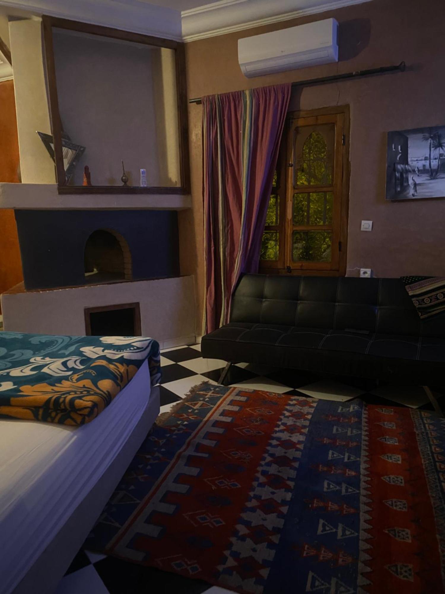Riad Malak Уирган Номер фото