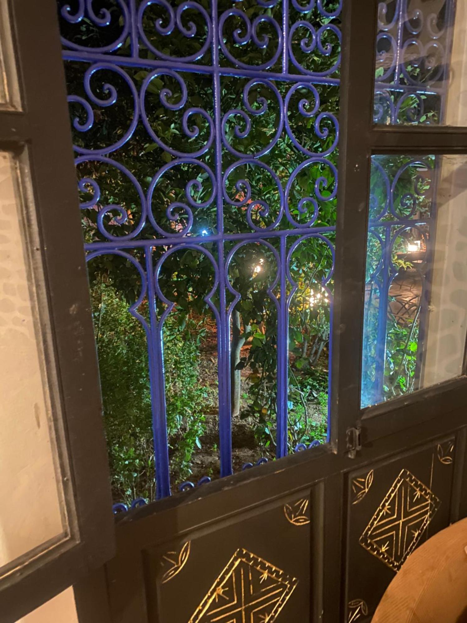 Riad Malak Уирган Номер фото