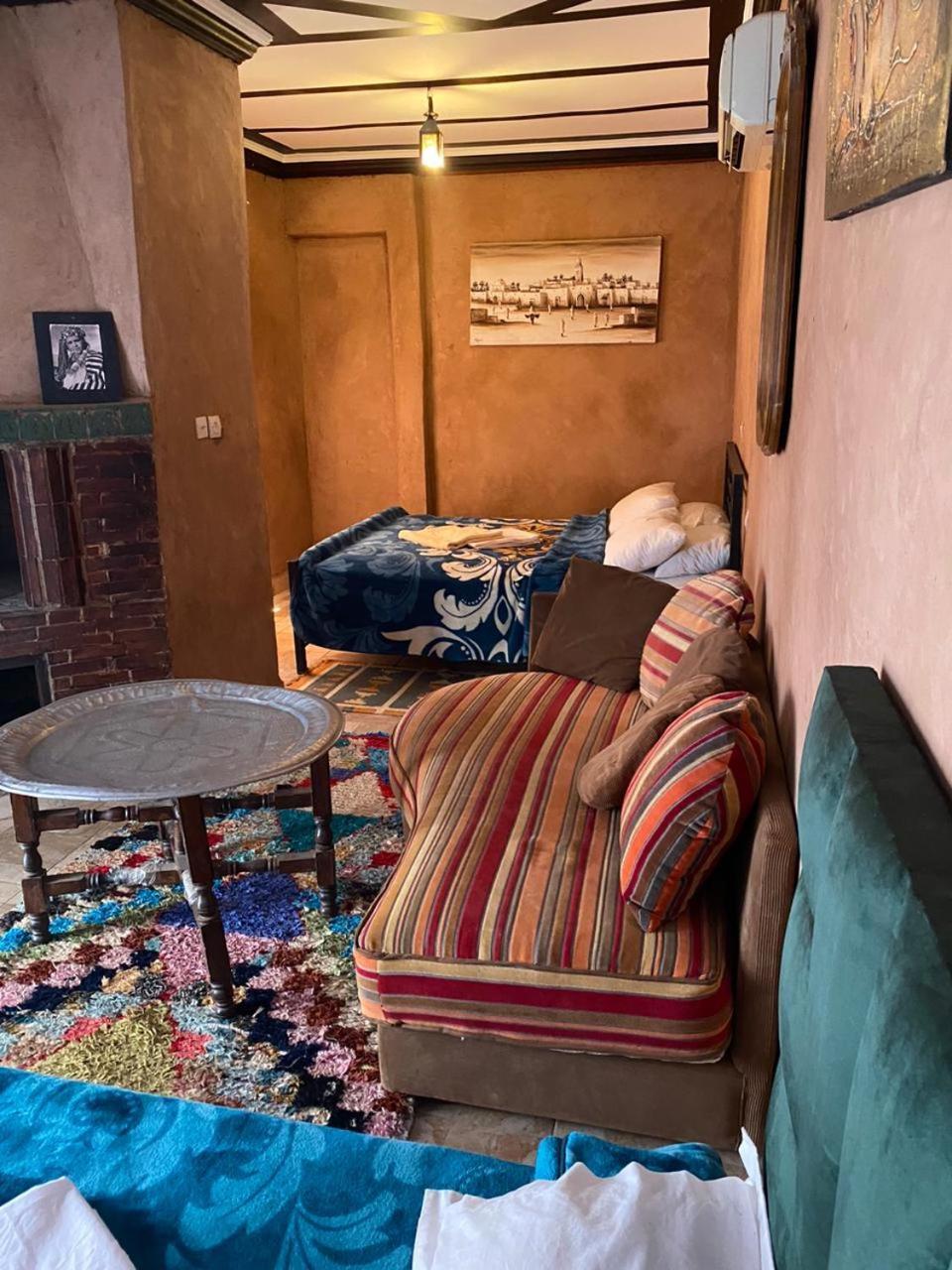 Riad Malak Уирган Номер фото