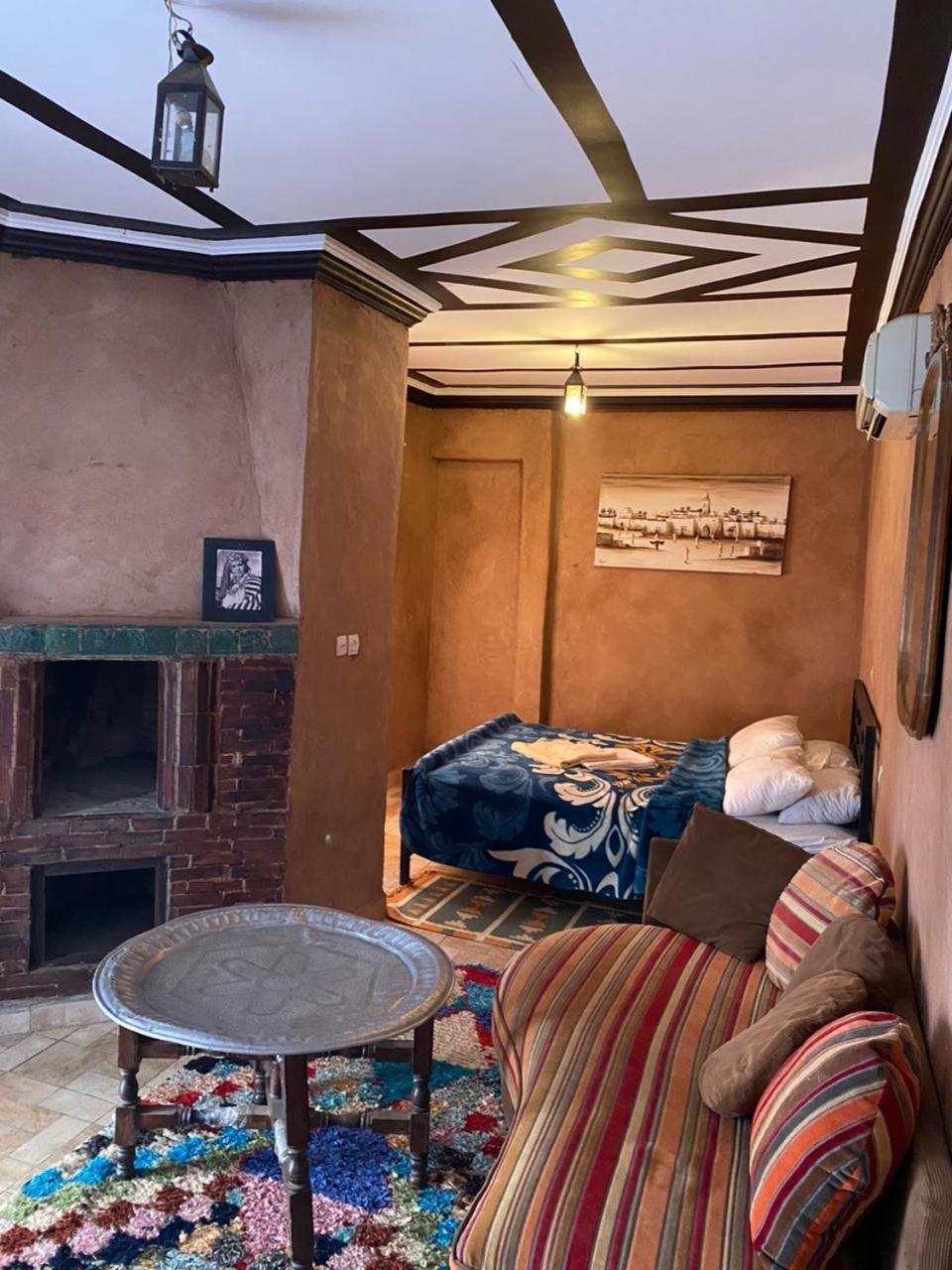 Riad Malak Уирган Номер фото