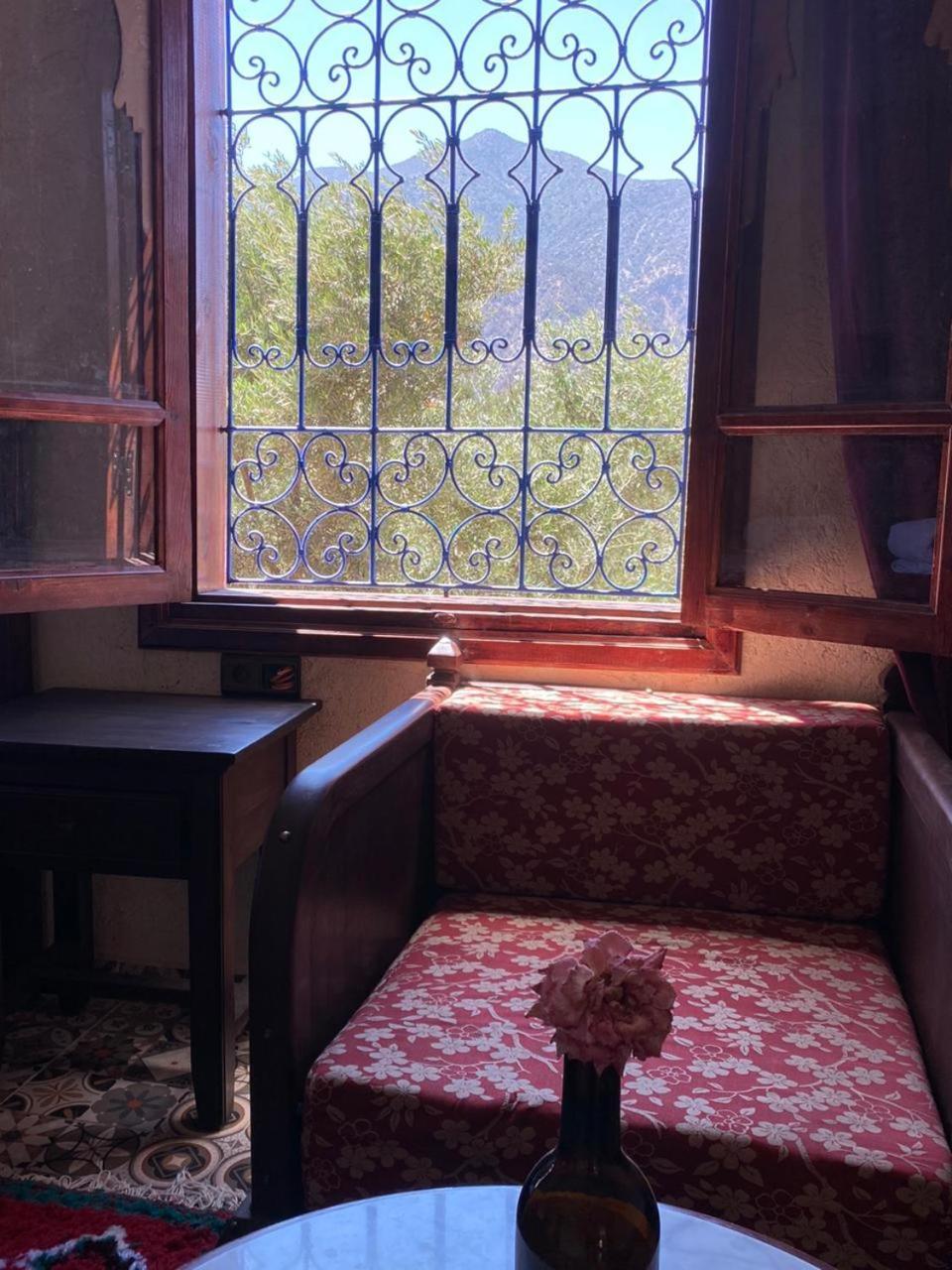 Riad Malak Уирган Номер фото
